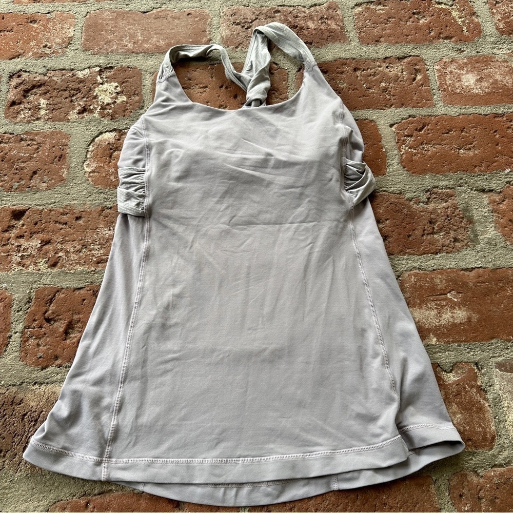 Lululemon Twist Back Tank Women's size 6 Built in bra Light Purple